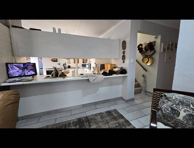 3 BEDROOM HOUSE FOR SALE IN FLORAUNA